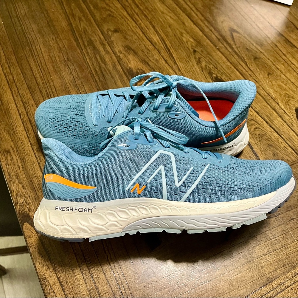 New Balance 880